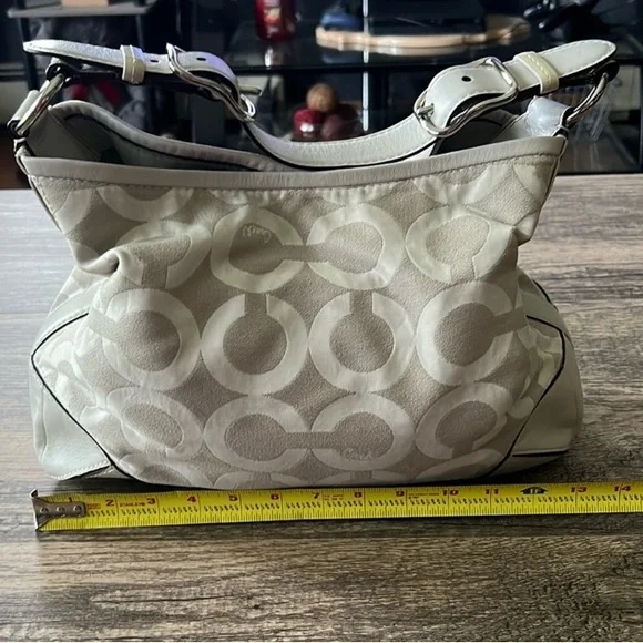 COACH Vintage Cream White Peyton Shoulder Bag Uncommon Light Green Lining - Picture 2 of 9